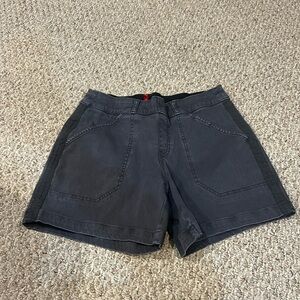 Spanx Women’s Gray Sunshine Pull-on shorts